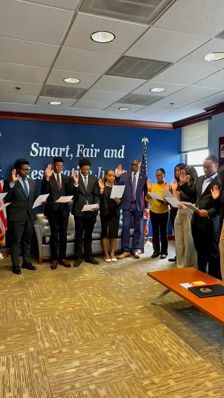 The journey begins for the 2025 Summer Interns at the Fulton County Office of the Solicitor-General! Under the guidance of Solicitor-General Keith E. Gammage and Deputy Chief of Staff Mrs. Kathy Adams, these interns are diving deep into justice reform and public safety. Their first two weeks have been filled with courtroom tours and impactful discussions, showcasing their potential and enthusiasm. Congratulations to this bright group for starting their summer with such professionalism!