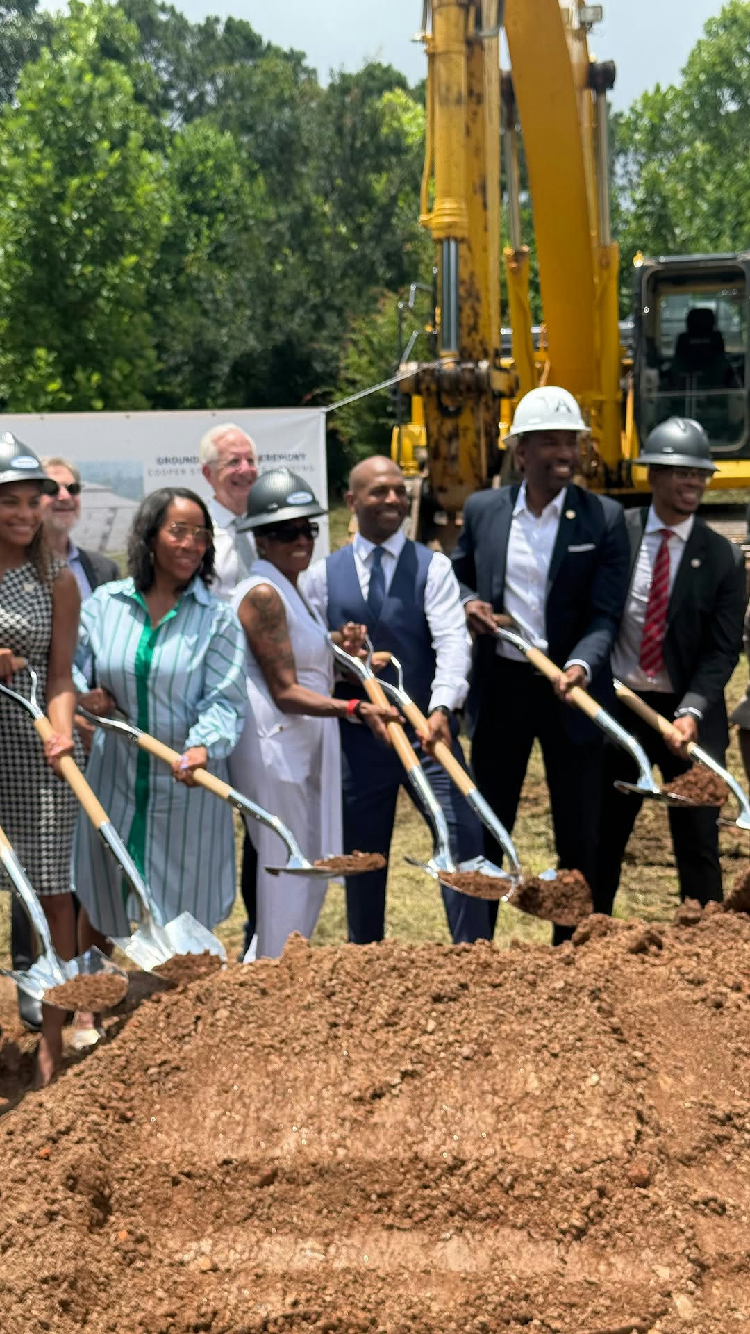 Last week, we broke ground on something so much bigger than just new construction, we broke ground on transformation, opportunity, and purpose at 405 Cooper Street in the heart of Mechanicsville, right here in District 4. What once was a long-vacant, blighted lot is now the site of real community promise. Through a no-cost land swap between Fulton County and the Atlanta-Fulton County Recreation Authority, we’ve shown what happens when government leads with vision and partnership. This project ensures Mechanicsville doesn’t just grow—it grows inclusively. It creates space for families, young professionals, and longtime residents to plant roots and stay connected to the place they call home. Proud to represent and fight for this kind of future. 💪🏽🏘️
