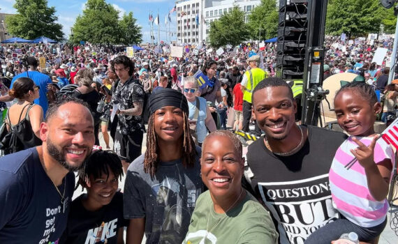 No kings in America! No dictators either! In fact, this is what America and democracy looks like….Over 5000 Georgians speaking out against the actions of a wannabe dictator terrorizing our communities!! 🙌🏽💪🏽#NoKings